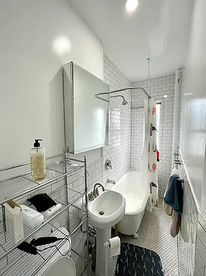 Rented by LJ Sloane Management | media 37