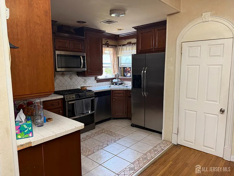 118 Swarthmore Ter — Photo 17
