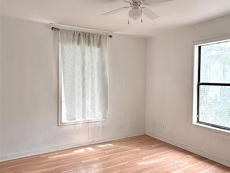 1184 1/2 Sol Wilson Ave — Photo 13