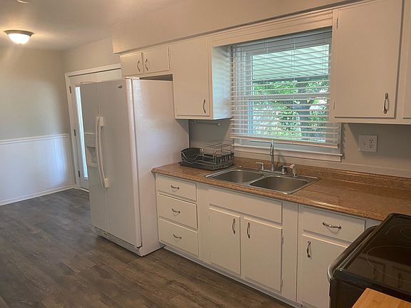 2nd image of 3616 King Arthur Dr