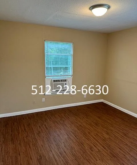 704 Stetson Ave — Photo 4