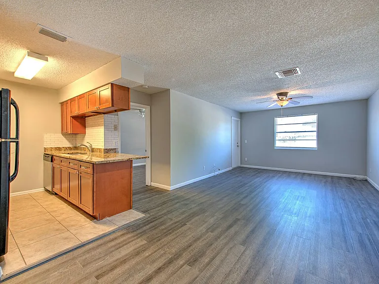 213 Berry Tree Pl — Photo 1