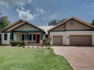 306 Hickory Ln, Belleair Bluffs, FL 33770