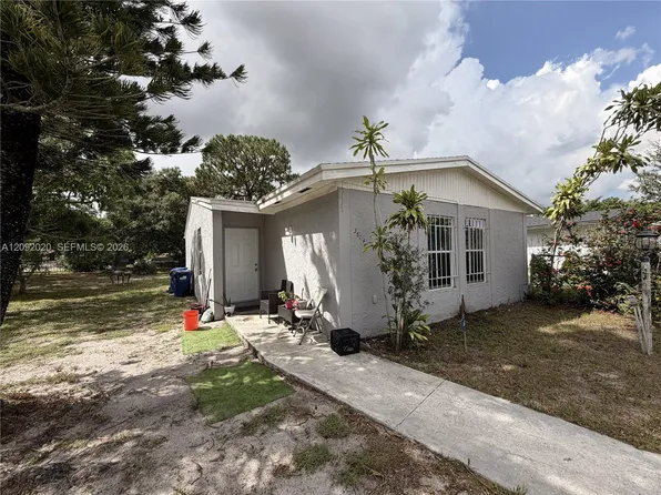 3814 NW 213th St, Miami Gardens, FL 33055