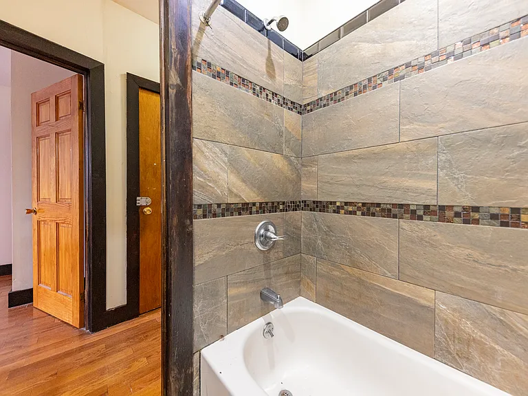 88 Starr St #2L — Photo 23