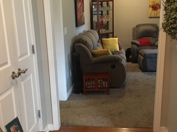 4th image of 110 Lamplighter Dr