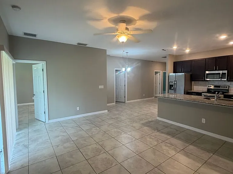 1039 San Cristobal Ave — Photo 13