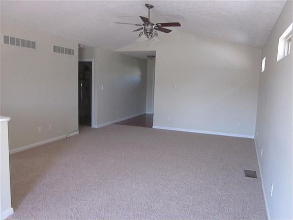 4th image of 310 Virginia Ln