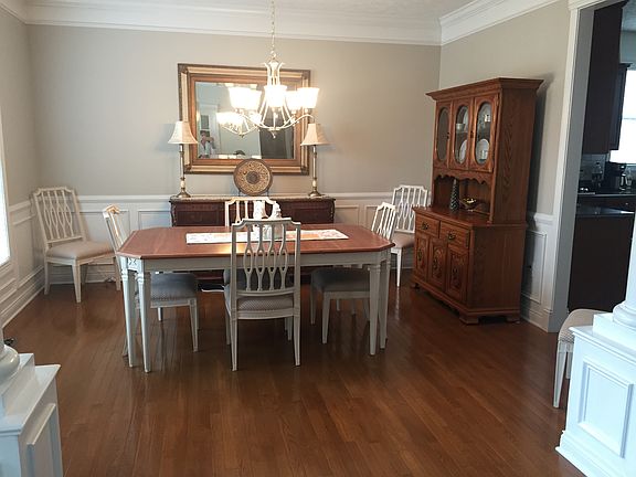 4th image of 10417 Plumas Ln