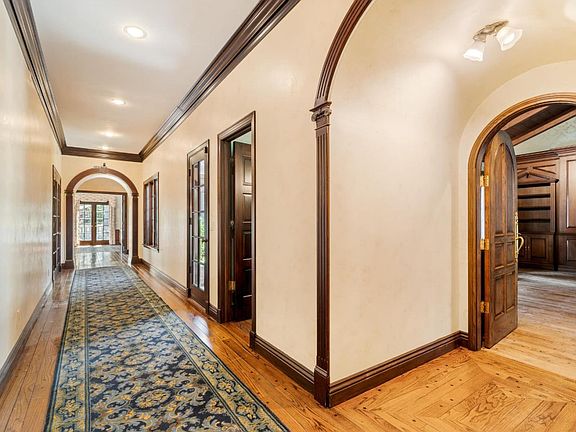 5th image of 1237 Sombria Ln