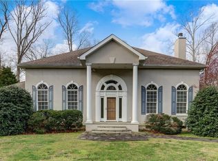 3703 Friendly Acres Dr, Greensboro, NC 27410