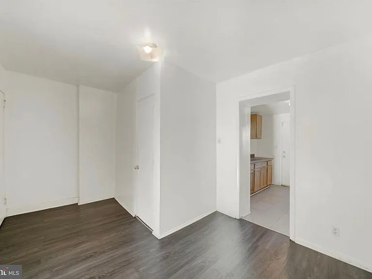 1133 Clover Ln — Photo 2