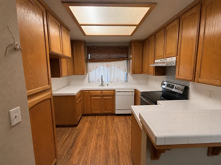 4713 W University Ave — Photo 2