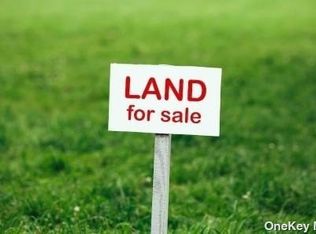 198 Bayview Ave, Bayport, NY 11705