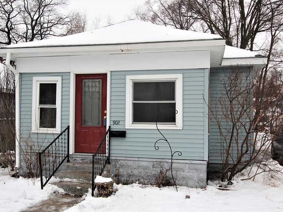 1st image of 902 E Forest Ave