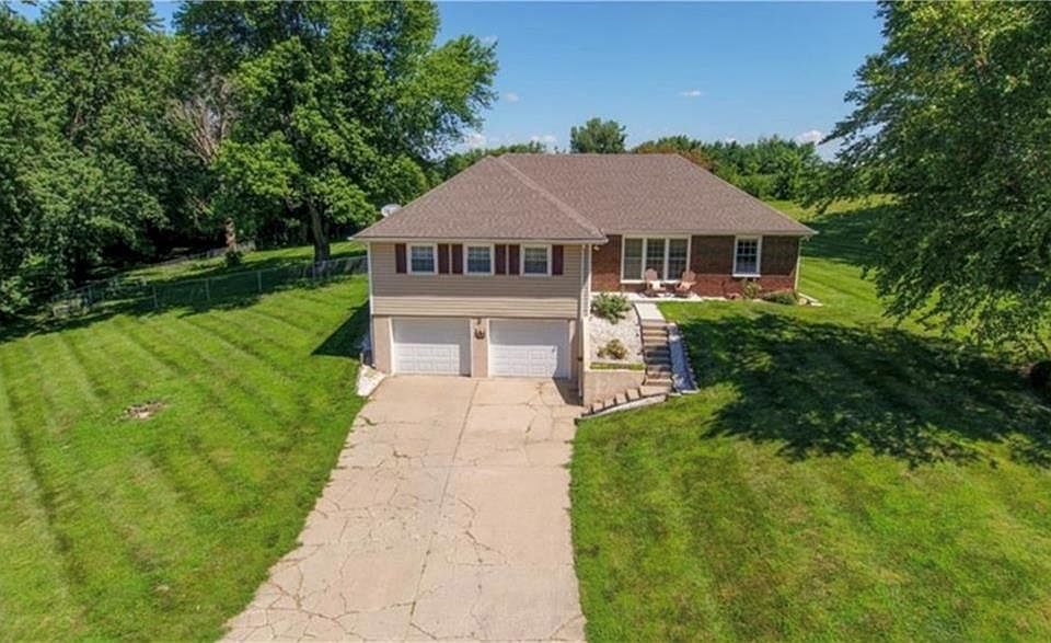 1st image of 2 Tara Ln