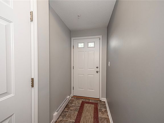 4th image of 350 Creekview Ln