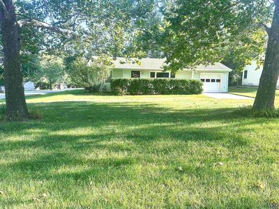 1105 NW Sunset Ln, Topeka, KS, 66618