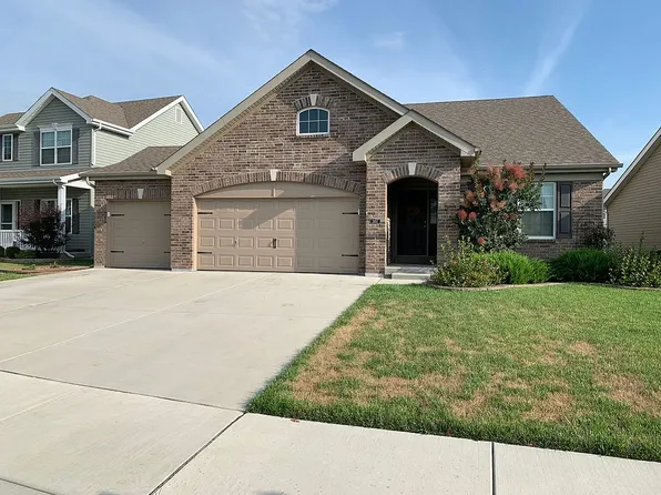 3457 Charlestowne Crossing Dr, Saint Charles, MO 63301