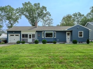 121 W Crystal Brook Dr, Springfield, MA 01118