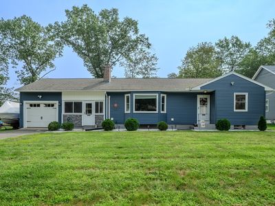 121 W Crystal Brook Dr, Springfield, MA, 01118