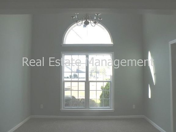 5th image of 108 Antler Dr