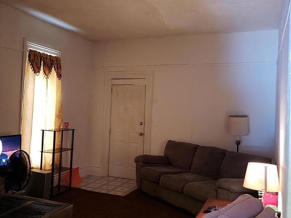 5th image of 107 Lexington Ave SW