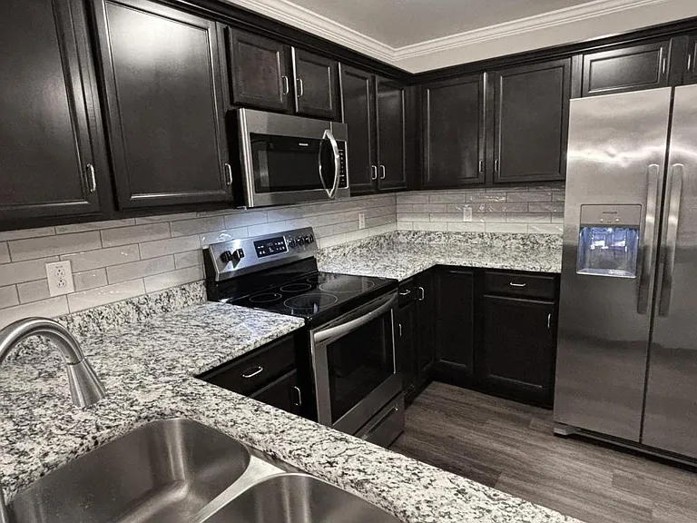 172 Alexander Blvd — Photo 7