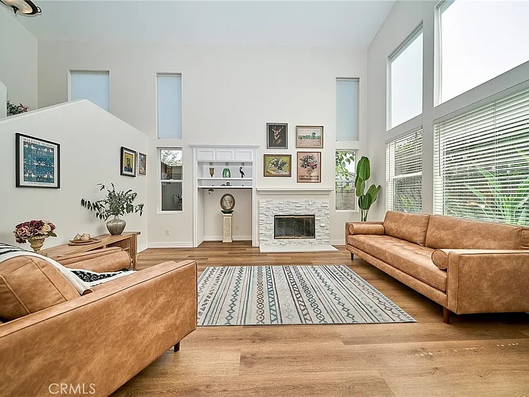 6377 Peach Ave — Photo 2