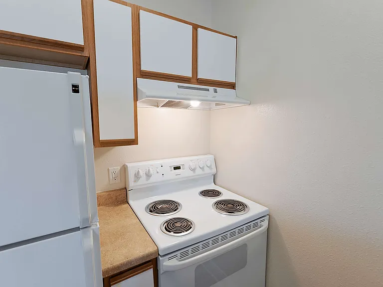 Ashbury Square Apartments — Photo 12