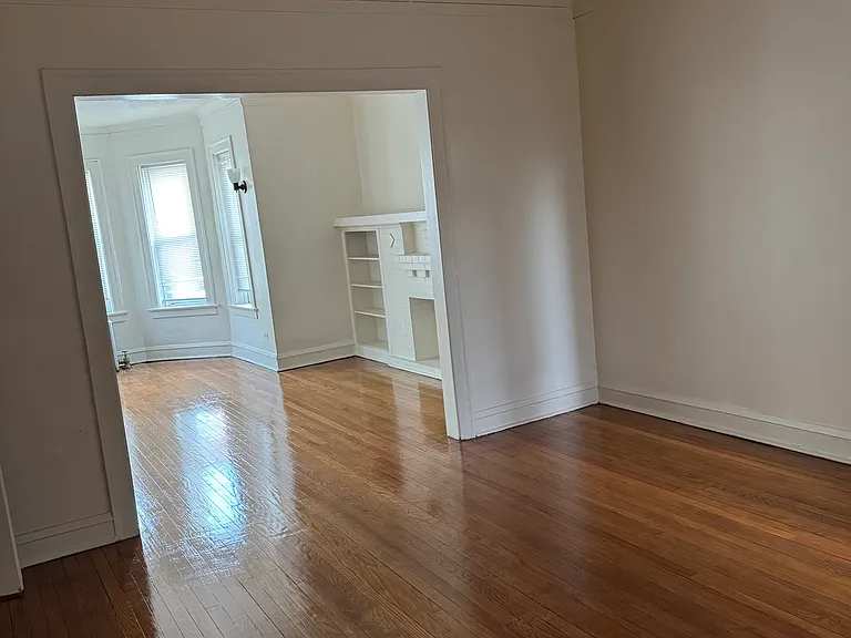 6523 S Greenwood Ave #1 — Photo 3