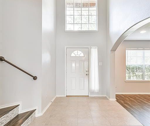 3rd image of 5114 Lockhart Dr