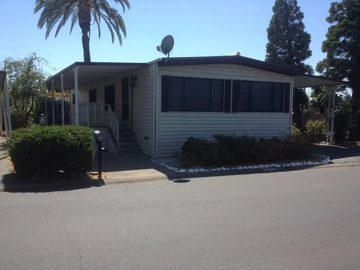 140 Gumtree Dr photo 1