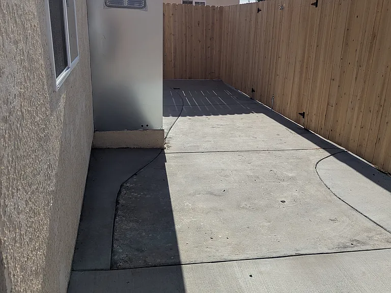 1208 N Oakley Ave #A — Photo 13