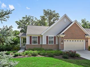61 Tall Grass Ct, Streamwood, IL 60107