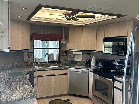4th image of 17785 ACACIA DR