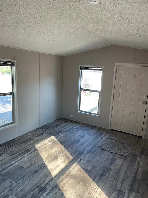 1 bed, 450 sqft, $995 — Photo 3