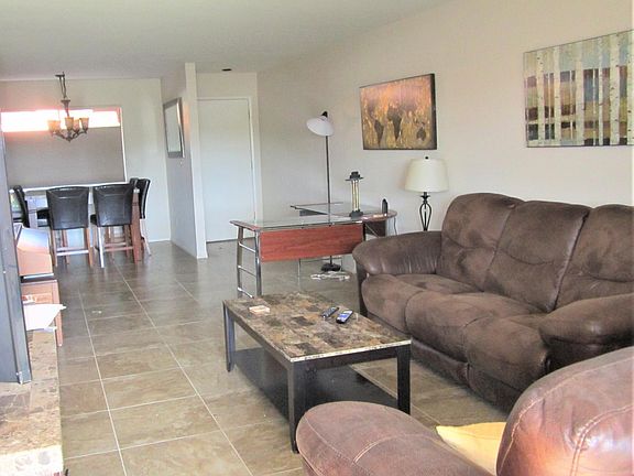 B14 U140 LIVING ROOM