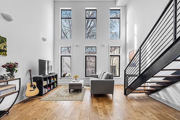 1st image of 298 20th St #C
