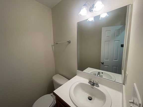 5th image of 809 Mercury St #A