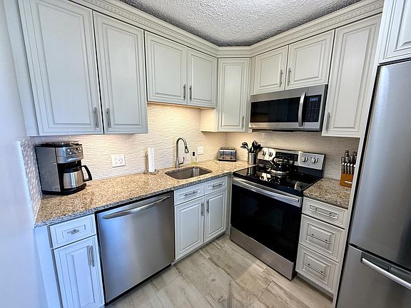 2nd image of 359 Oakridge T