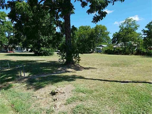 5th image of 305 E Yeagua St