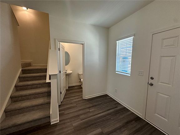 3rd image of 85 Heartland Dr