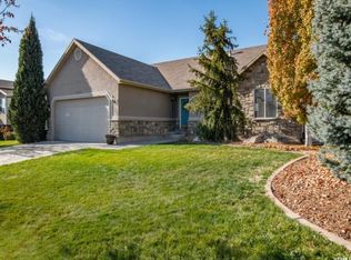 1238 S Banbury Dr, Syracuse, UT 84075