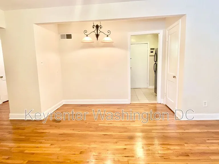 4615 Central Ave NE #B — Photo 6