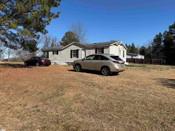 101 Adriann Ave, Gray Court, SC 29645