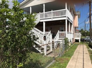 8912 Pear St, New Orleans, LA 70118