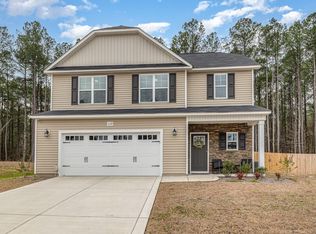 1129 Mayfern Dr, Hope Mills, NC 28348