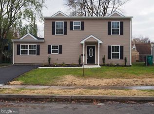 33 Gingerbush Rd, Levittown, PA 19057