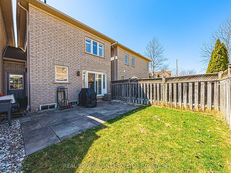 2259 Seton Cres — Photo 21
